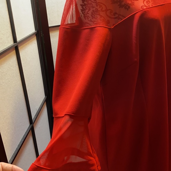 L’âne Bryant New Red fancy dress with flare at base of arms size 16! - Picture 6 of 8